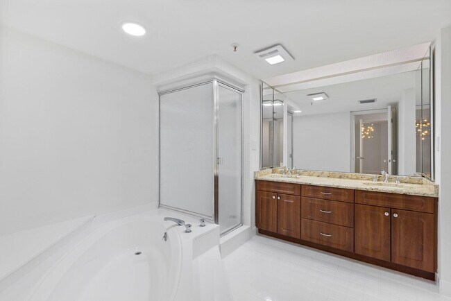 Building Photo - 3440 S Ocean Blvd