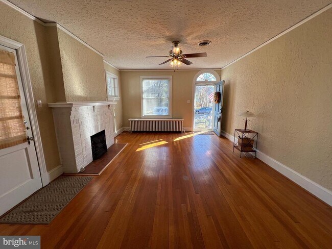 Building Photo - 1502 Greycourt Ave