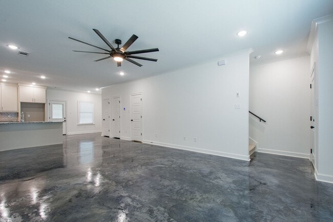 Building Photo - Available January