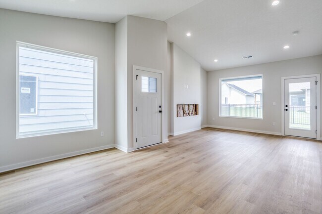 Building Photo - Brand New Long Beach Community