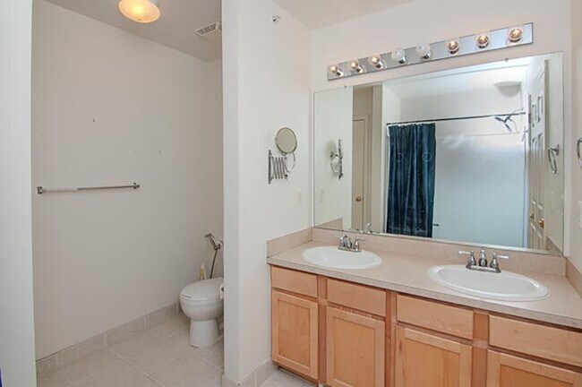 Building Photo - 448 Cherry Orchard Rd