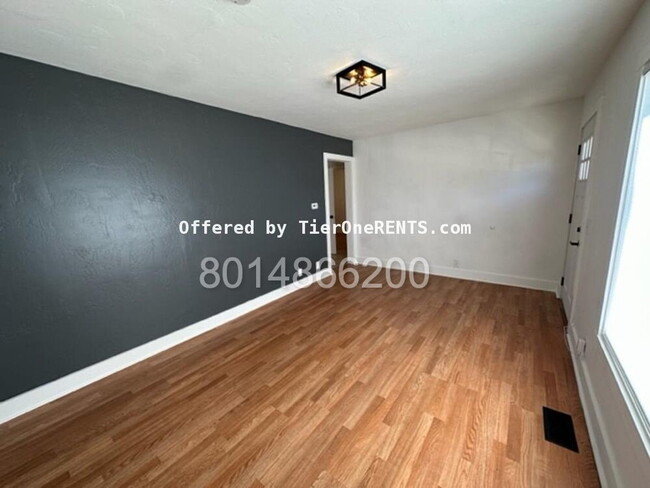 Building Photo - No deposit option for qualified renters