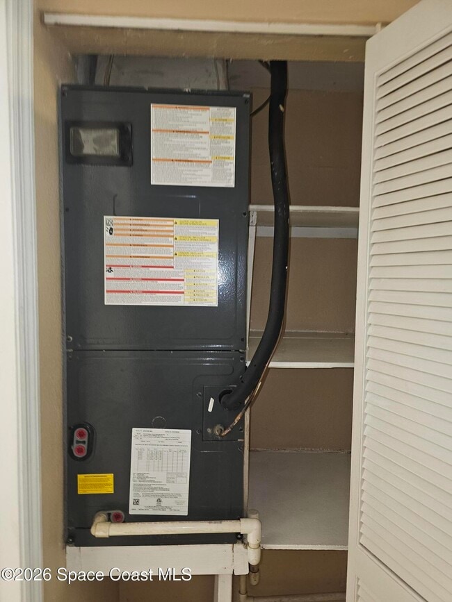 Building Photo - 135 Roosevelt Ave