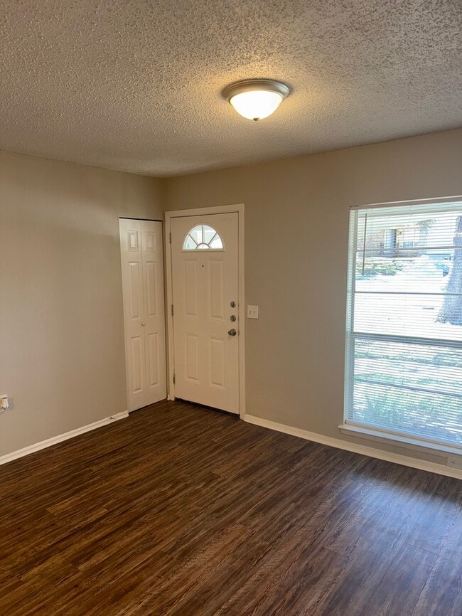 Building Photo - 6011 Little Brandywine Crk