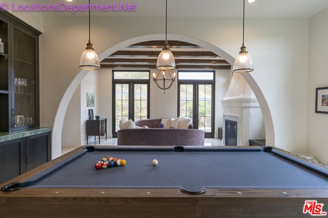 Building Photo - 5861 Ridgebrook Dr