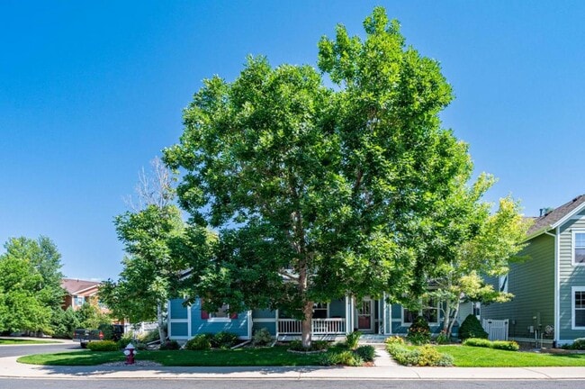 Building Photo - 4220 Ravenna Pl