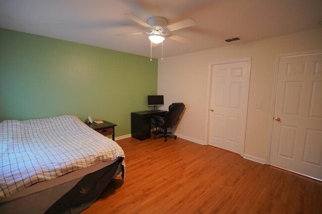 Building Photo - 4434 Gearhart Rd