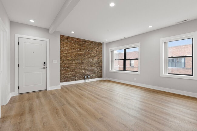 Building Photo - 1548 W Juneway Terrace