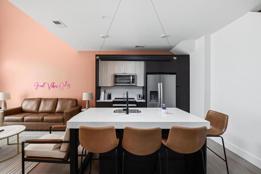 Building Photo - 421 N Pennsylvania St