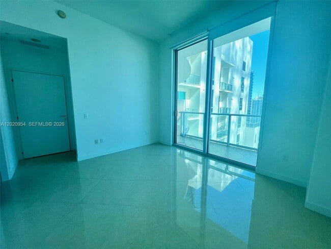 Building Photo - 300 S Biscayne Blvd