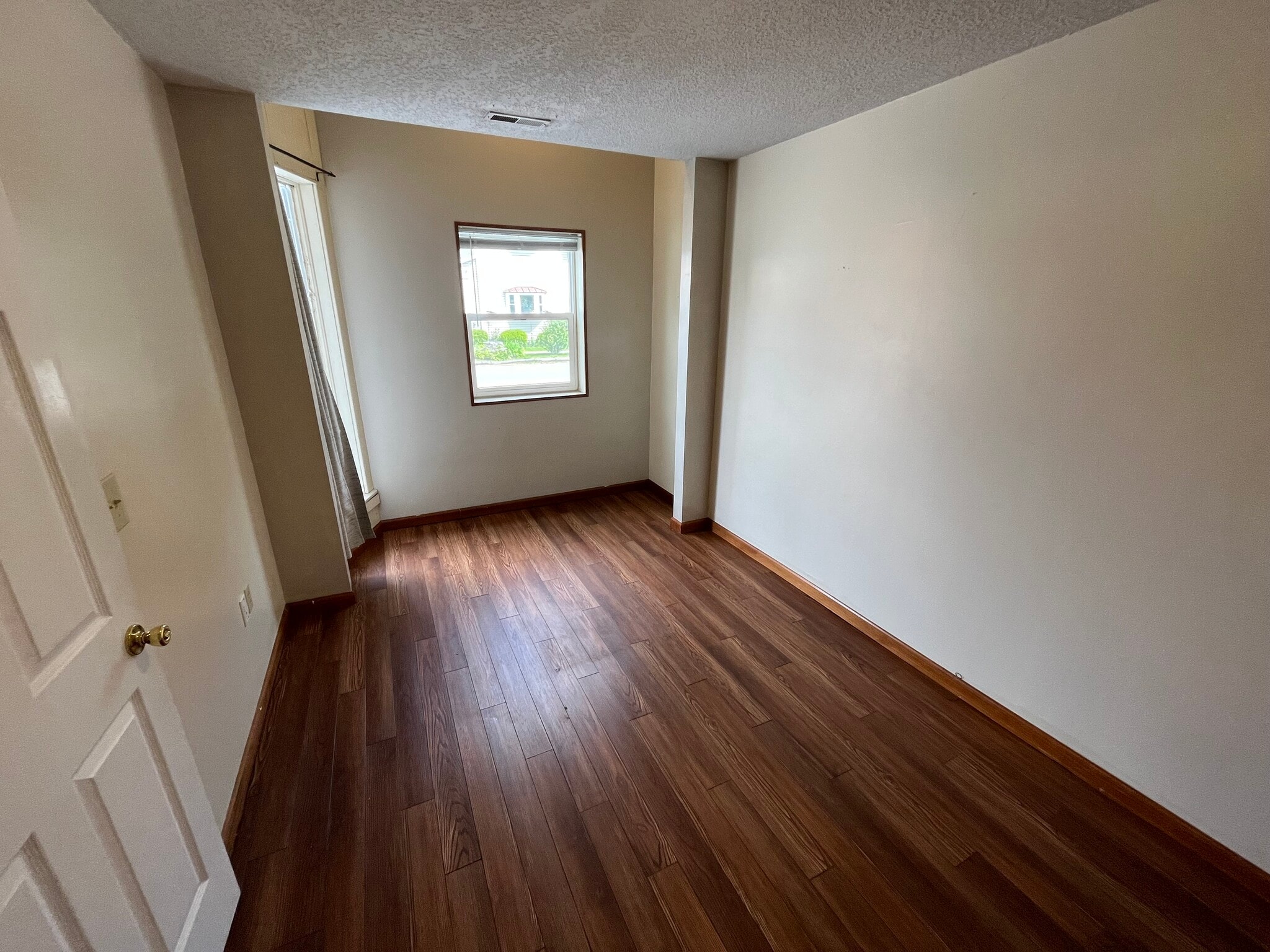 Building Photo - 313 W Findlay St