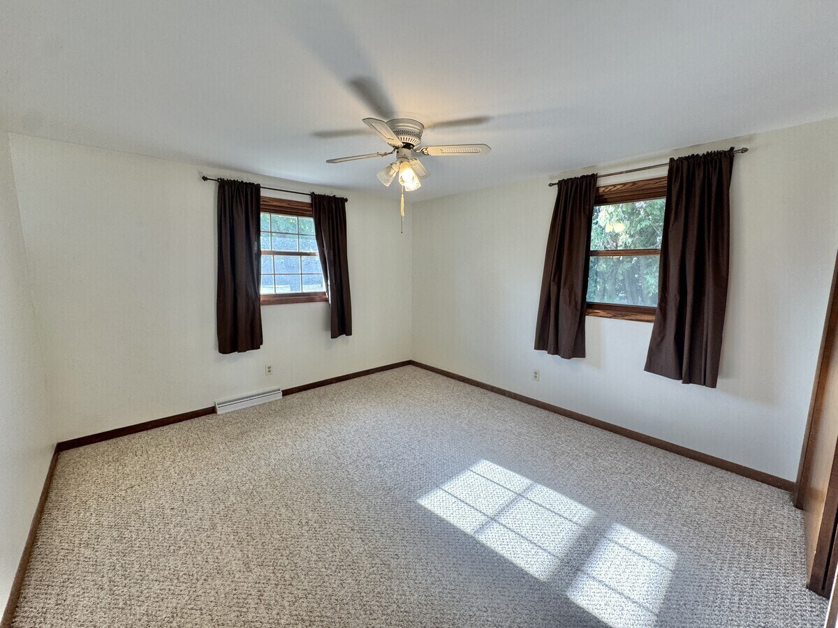 Building Photo - 1798 Chateau Dr