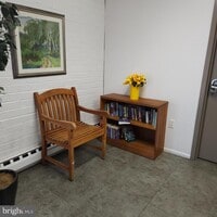 Building Photo - 15101 Glade Dr