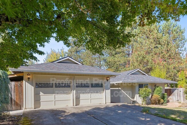 Building Photo - 9045 SW Pinto Ct