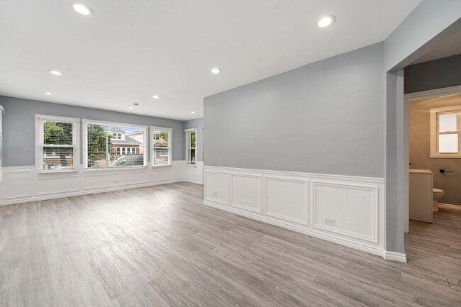 Building Photo - 4630 W Montana St