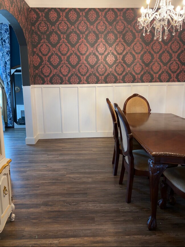 Dining Room - 504 N Ridge St