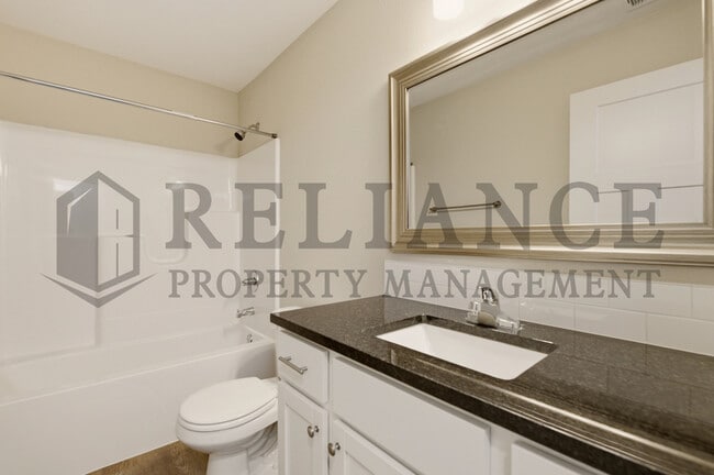 Building Photo - 622 W 50th St S