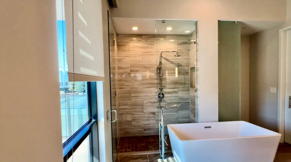 Building Photo - 4819 Skillman St