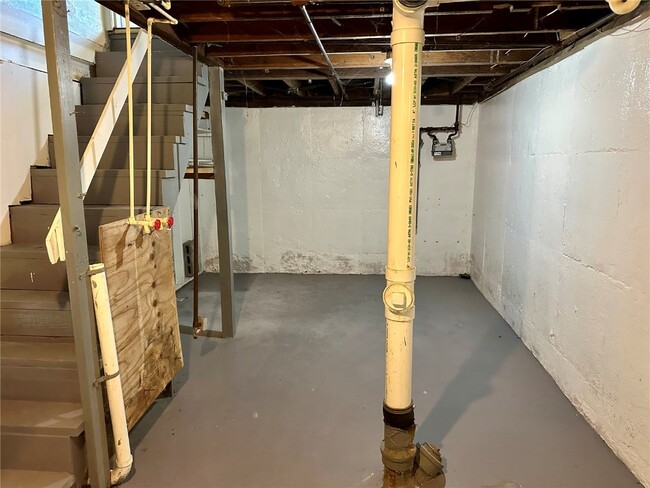 Building Photo - 7121 Lamont Dr