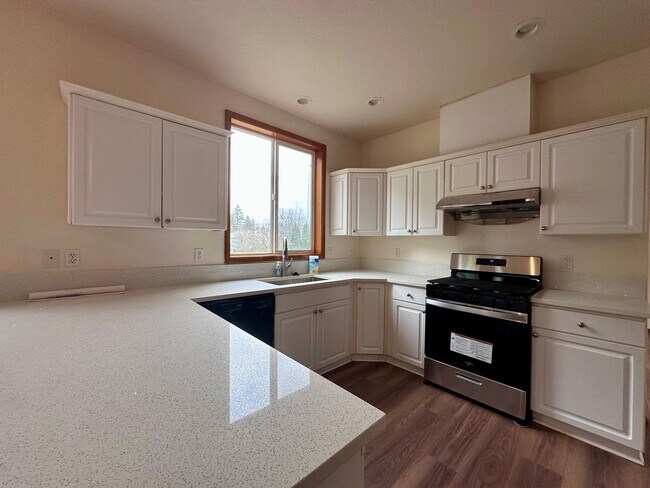 Building Photo - Beautiful Move-In Ready Single-Family Home on a Corner Lot in Gresham!