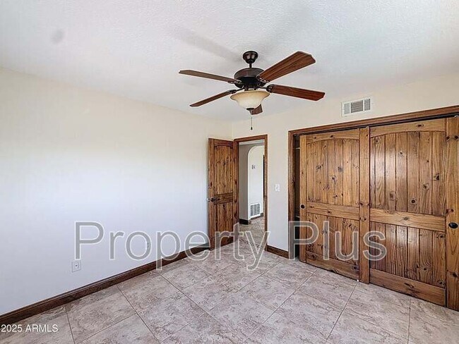 Building Photo - 15545 E Mustang Dr