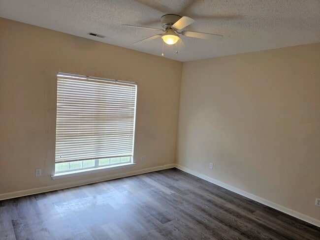 Building Photo - 1012 McAllister Dr