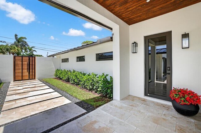 Building Photo - 2157 Coral Gardens Dr