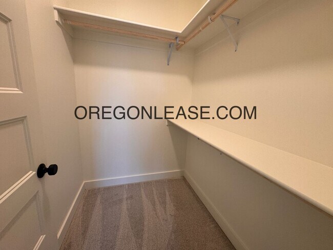 Building Photo - Gorgeous New Construction in Brand New Veneta Subdivision