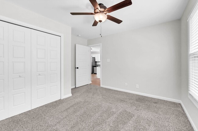 Building Photo - 1196 Cottonwood Dr