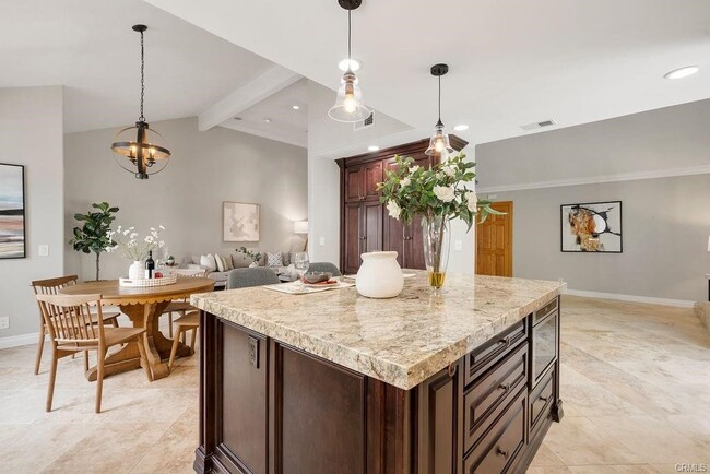 Building Photo - 6908 Country Club Dr