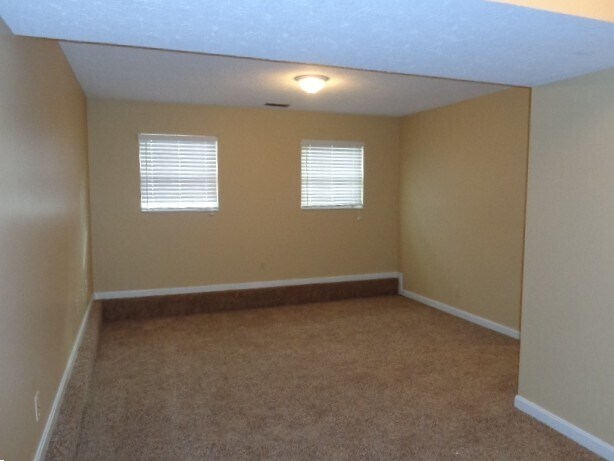 Building Photo - 117 Ridgewood Dr