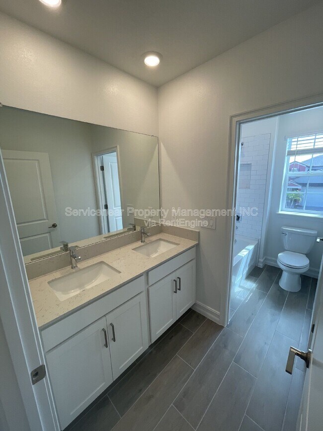 Building Photo - 7124 119th Ct E