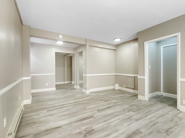 Building Photo - 104 S Beechtree St