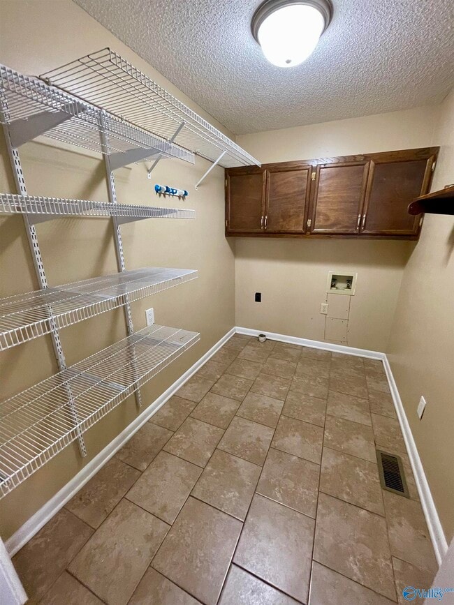Building Photo - 17556 Fairway Dr