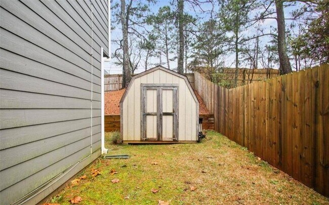 Building Photo - 1825 Hickory Creek Ct NW