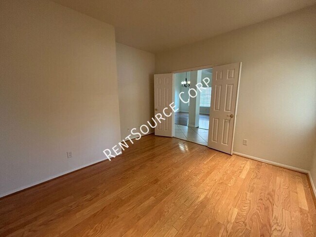 Building Photo - 39821 Sunstar St
