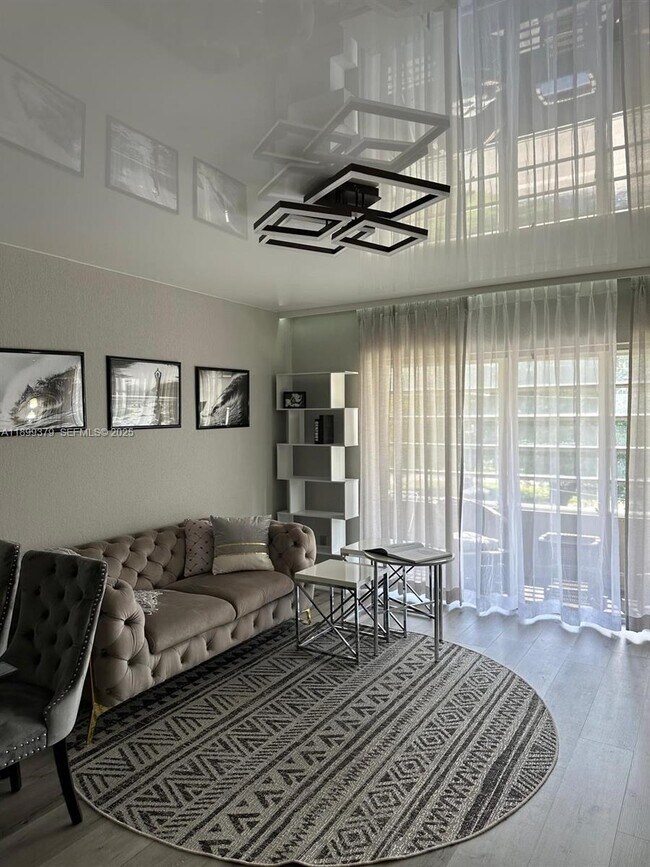 Building Photo - 20201 NE 29th Ct