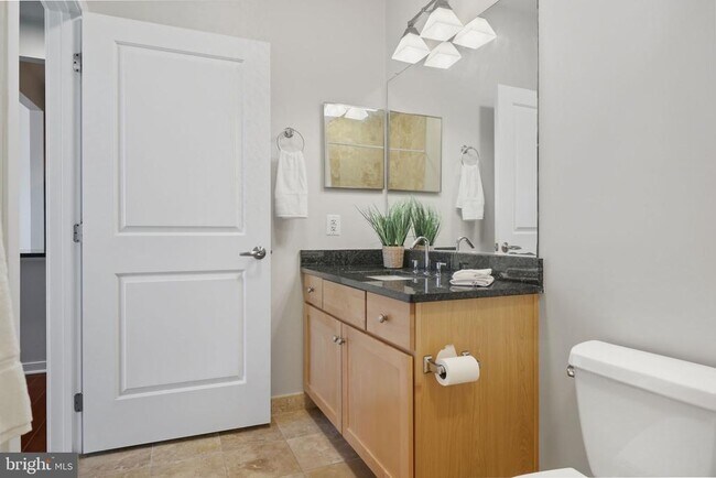 Building Photo - 2200 N Westmoreland St