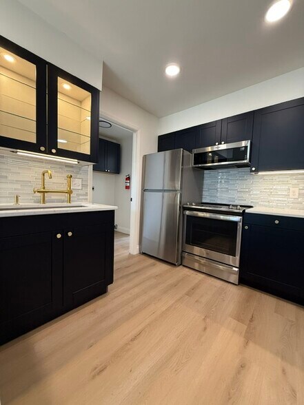 Building Photo - 853 Peach Hill Dr