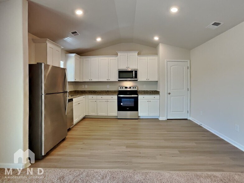 Building Photo - 293 Royal Mdw Dr