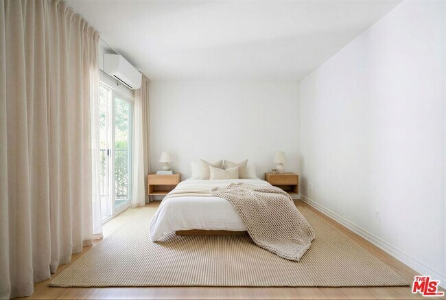 Building Photo - 9005 Cynthia St