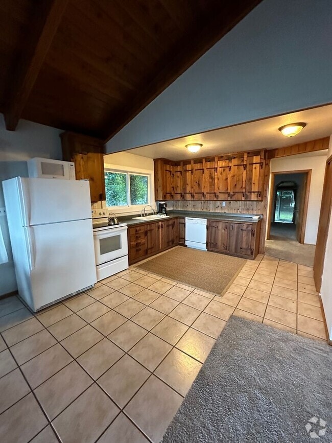 Building Photo - 2 Bedroom House Available in Sunset Beach!
