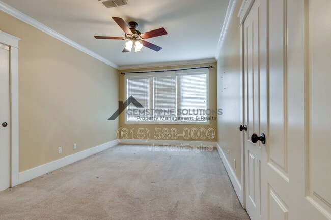 Building Photo - 210 38th Ave N