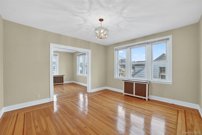 Building Photo - 47 Rossiter Ave