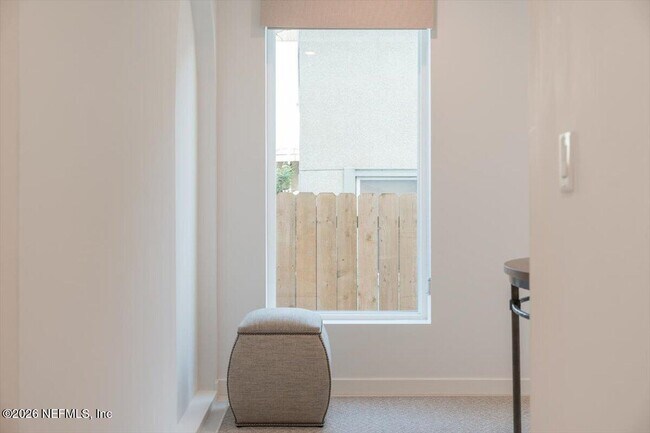 Building Photo - 114 12th Ave S