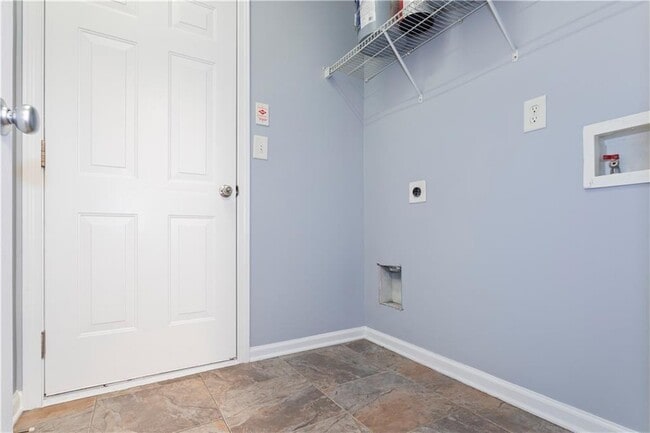 Building Photo - 995 Treymont Way SW