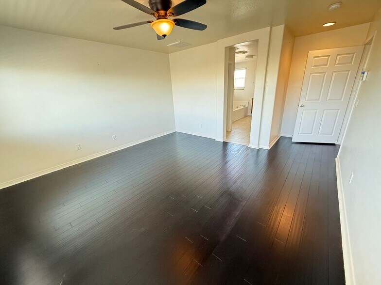 Building Photo - 9093 Seal Beach Dr
