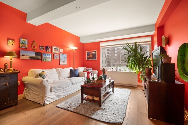 Building Photo - 106 W 116th St