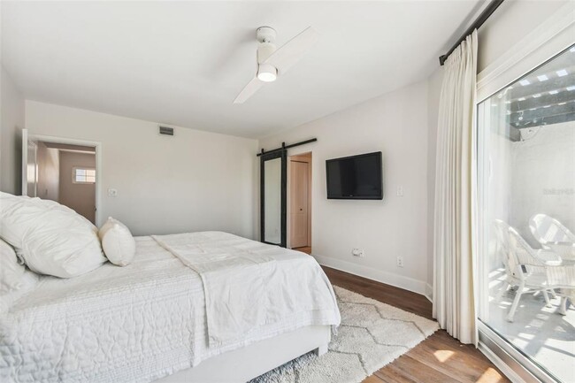 Building Photo - 762 S Village Cir
