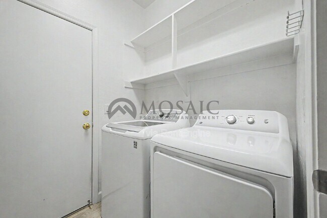 Building Photo - 3356 E Mayberry Ave